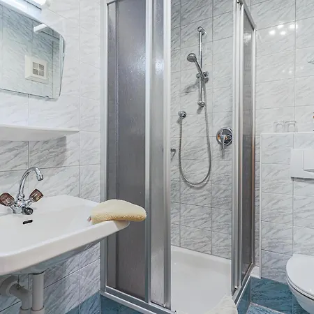 Apartment Igl Hof 2 *